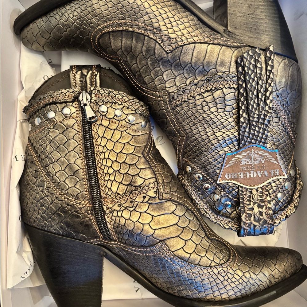 NWT!!  El Vaquero “ Stivaletto Western Kera GoldenCombo Opal ” Boots